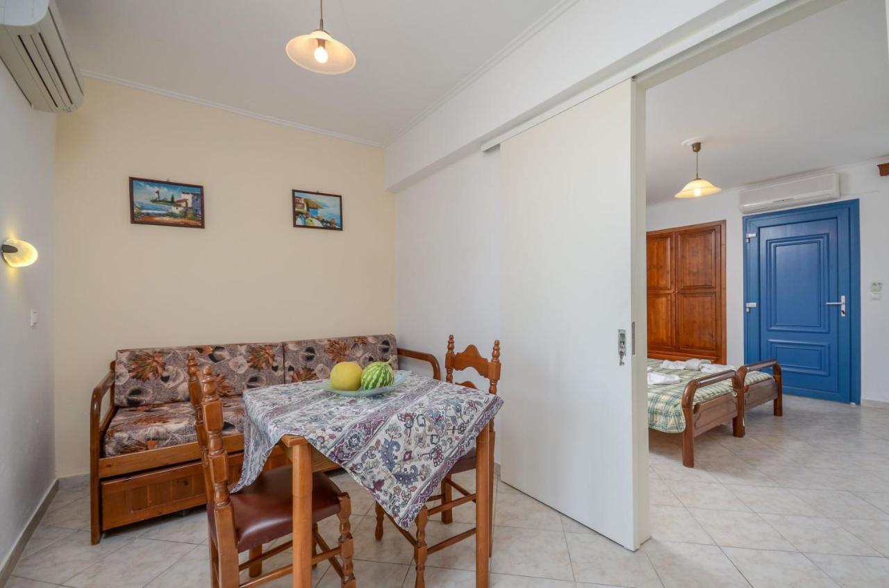 Polemis Studios & Apartments Agia Anna  Oda fotoğraf